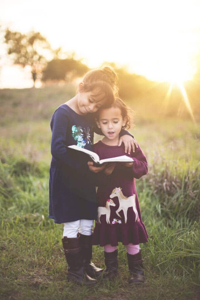 two-girls-reading